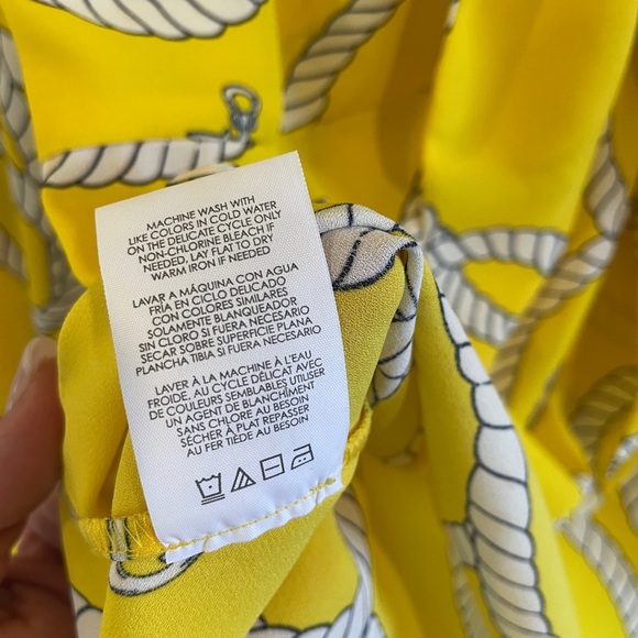 Cabi Reef Knot Blouse #5707 Plunging V-Neck Fitted Waist Bell Sleeve Top XS - Picture 8 of 8